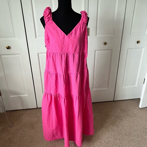Old Navy Dresses & Skirts - Maxi Hot Pink Dress